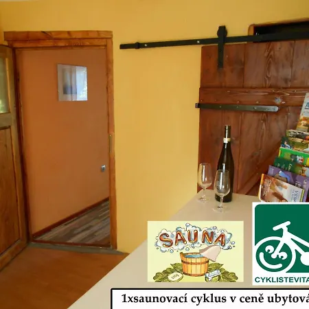 شقة Maly Byt, S Balkonem A Finskou Saunou زنويمو