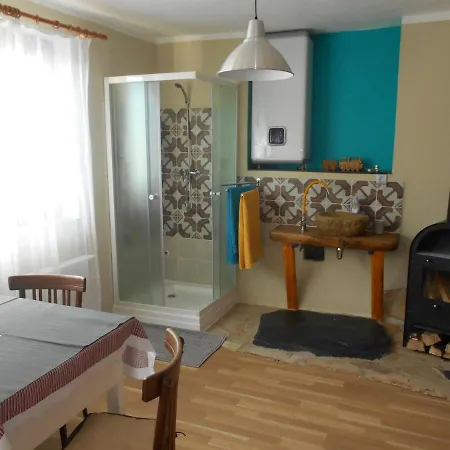 شقة Maly Byt, S Balkonem A Finskou Saunou زنويمو