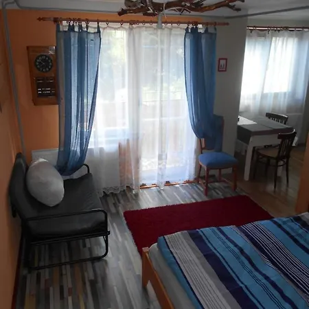 شقة Maly Byt, S Balkonem A Finskou Saunou *